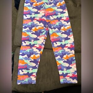 Spotted Zebra Girls Camo Fun Colors Leggings Large (9)